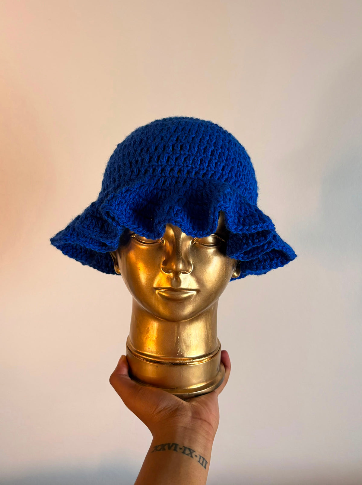 Wavy Brim Bucket Hats ( Lulu's Yarn & Stitches)