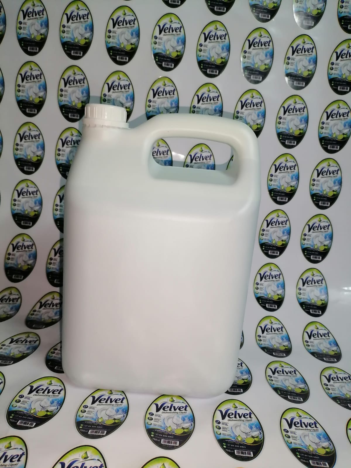 Velvet Dishwashing Liquid