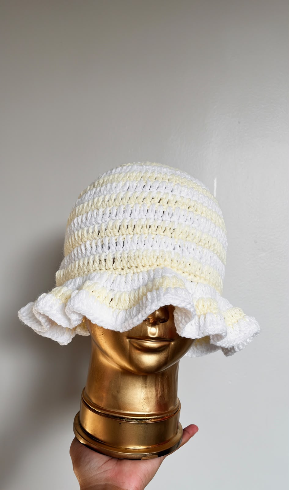 Wavy Brim Bucket Hats ( Lulu's Yarn & Stitches)