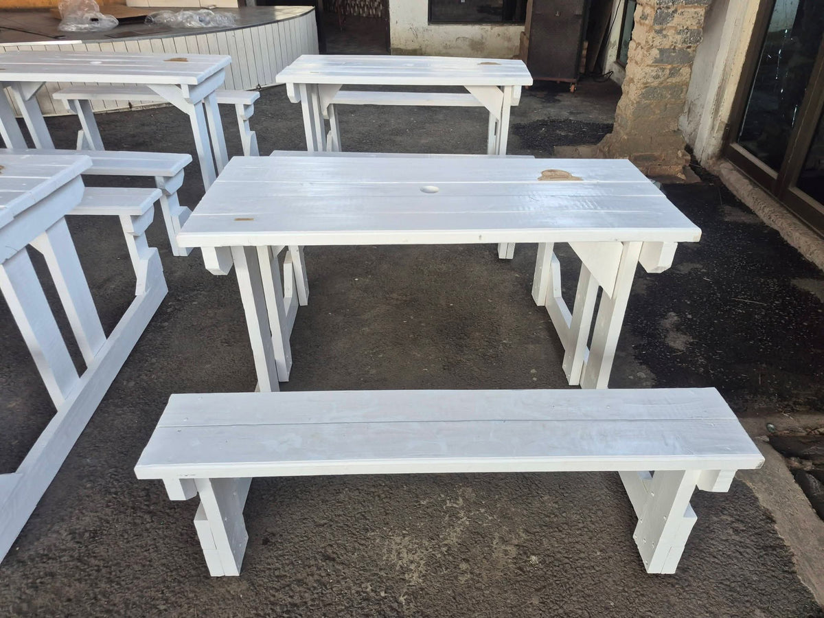 Zenzelayo benches