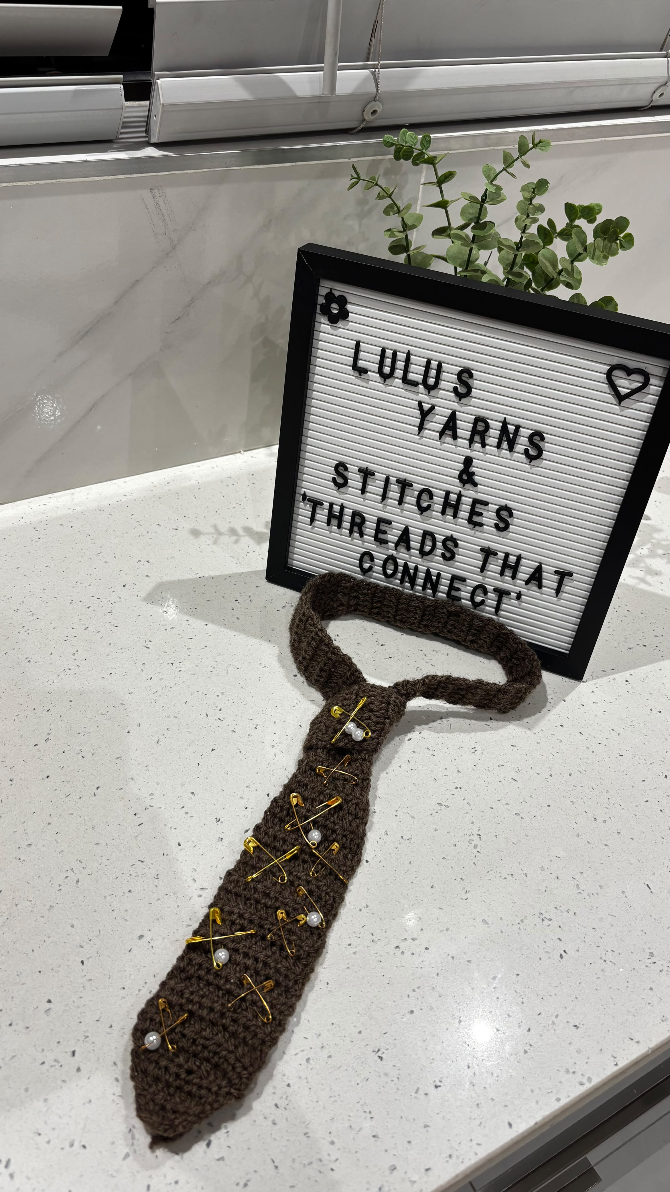 Accessorised Tie (Lulu's Yarn & Stitches)